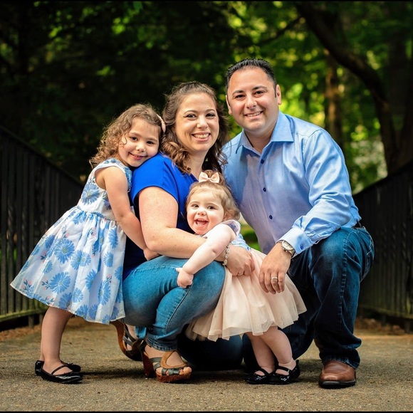 Meet your Posher, Julie - Picture 1 of 4